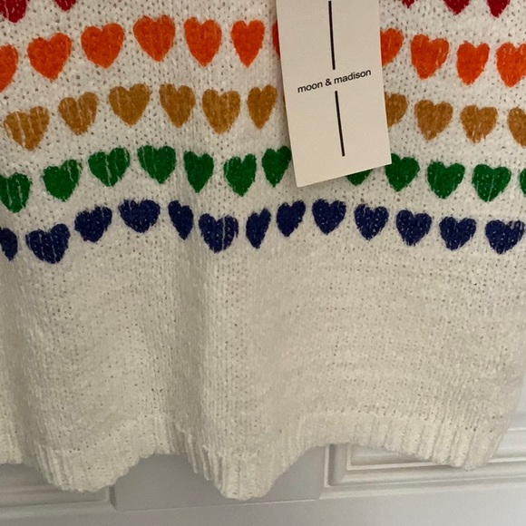 Moon and Madison sleeveless sweater, medium, NWT - Picture 3 of 4